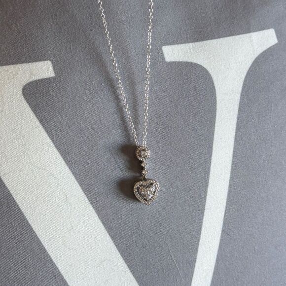 The loving heart pendant necklace in 925 silver and lab created diamonds. - Picture 9 of 12